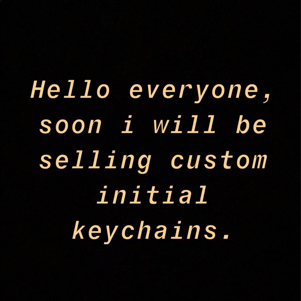 Initial keychains with glitter encapsulated.